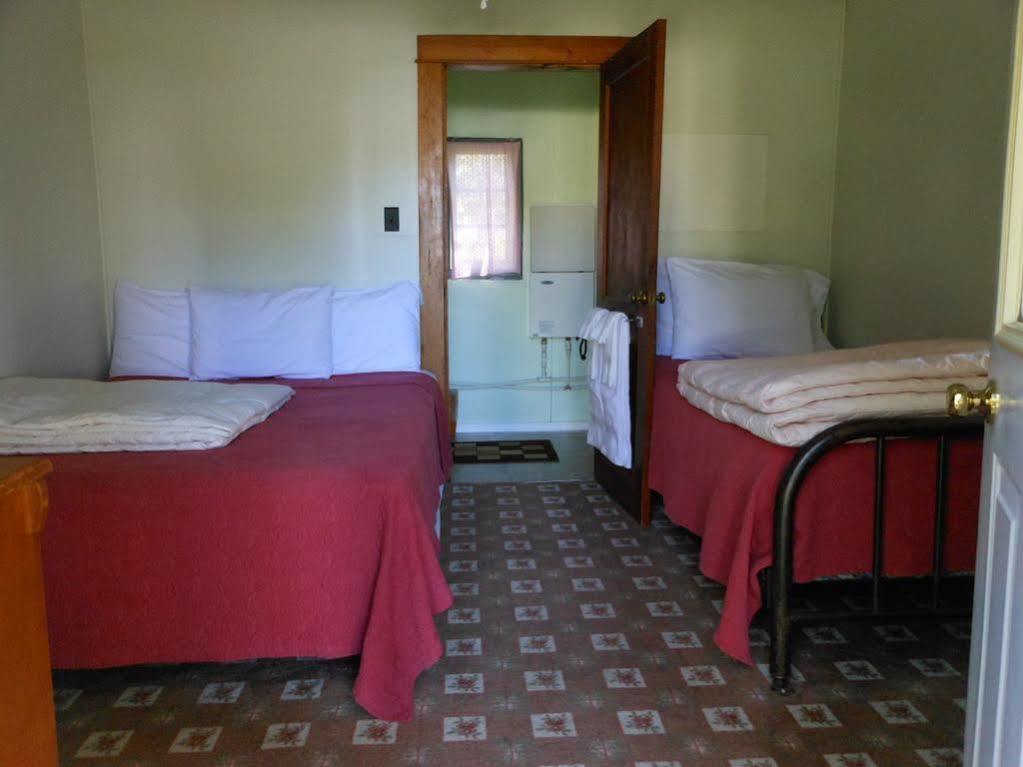 Katahdin Cabins Hotel Millinocket Ngoại thất bức ảnh