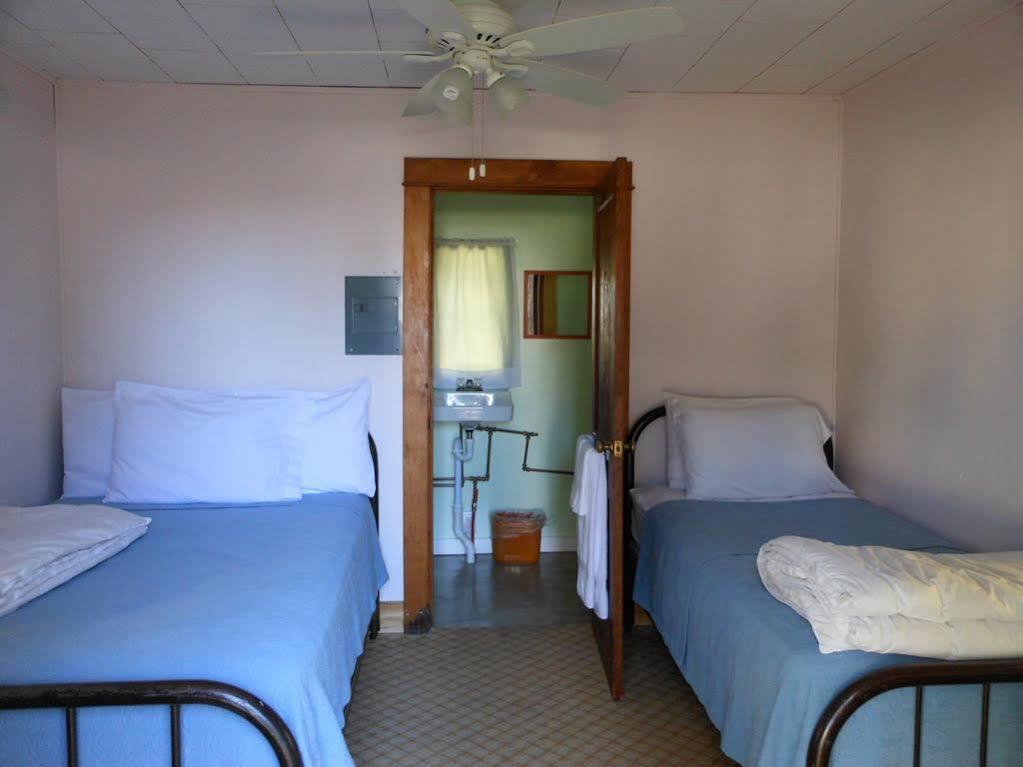 Katahdin Cabins Hotel Millinocket Ngoại thất bức ảnh