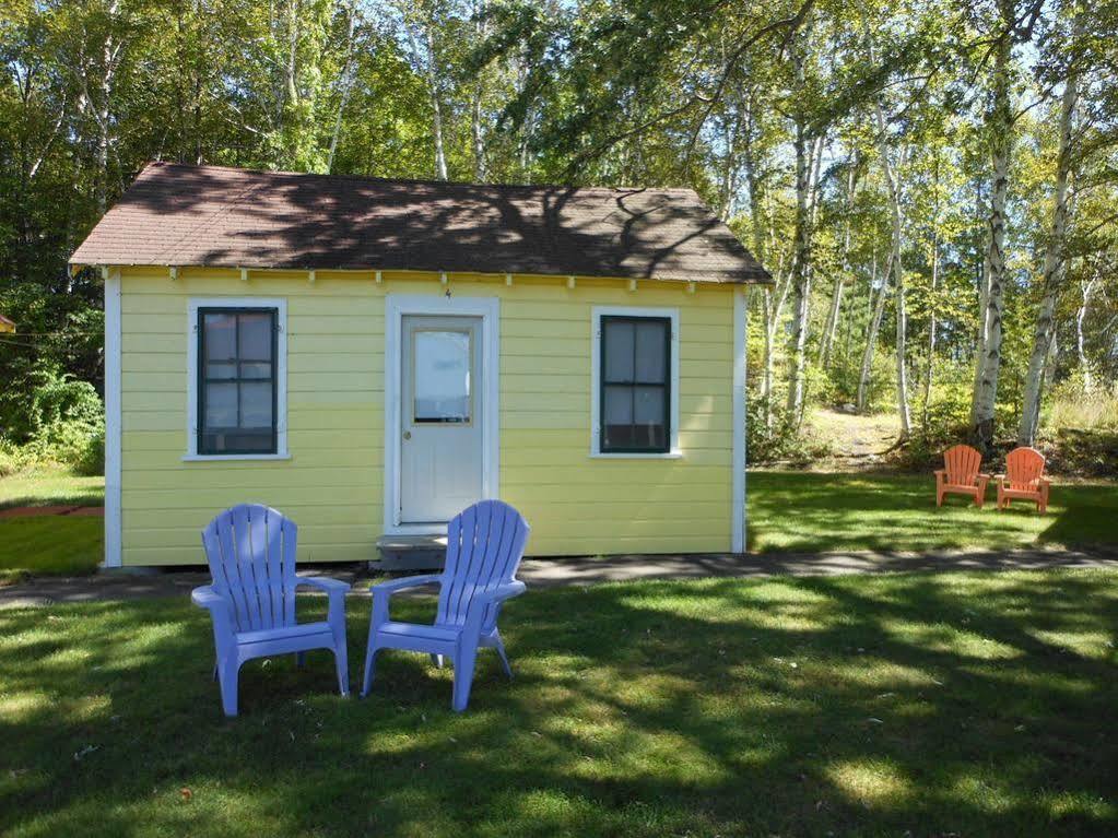 Katahdin Cabins Hotel Millinocket Ngoại thất bức ảnh