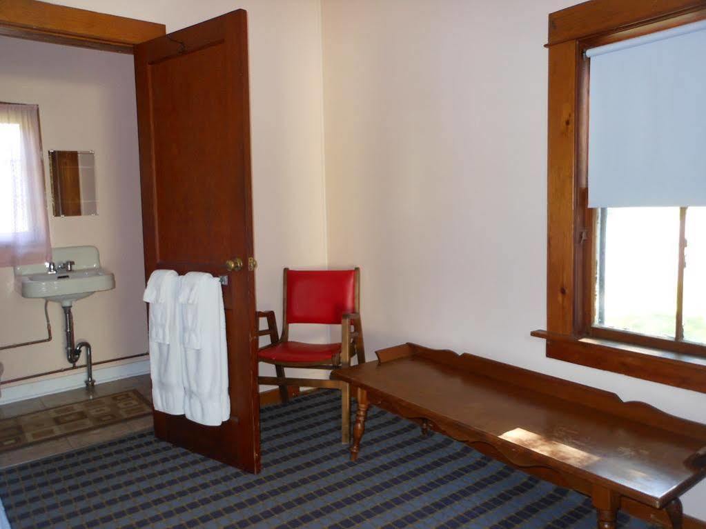 Katahdin Cabins Hotel Millinocket Ngoại thất bức ảnh