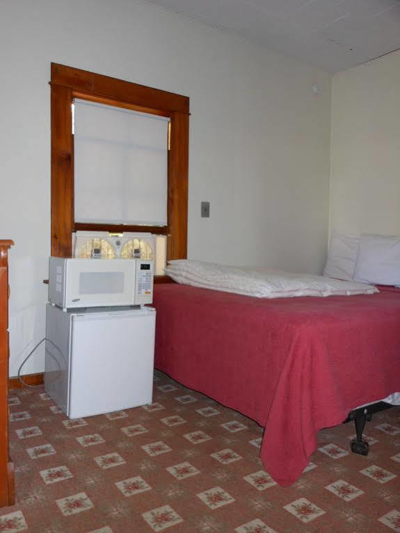 Katahdin Cabins Hotel Millinocket Ngoại thất bức ảnh