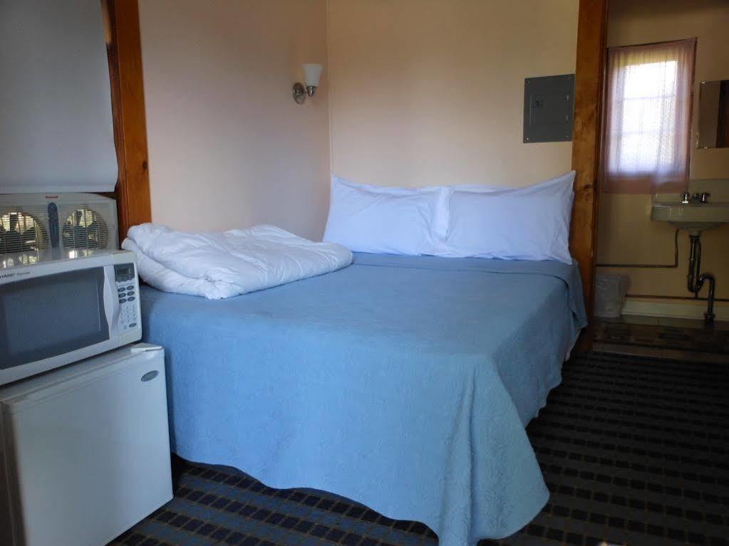Katahdin Cabins Hotel Millinocket Ngoại thất bức ảnh